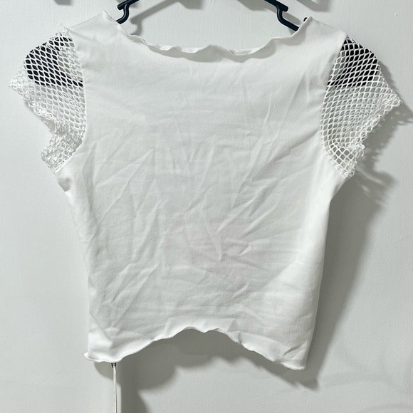 NWT DAZY White Butterfly Top - Picture 7 of 10